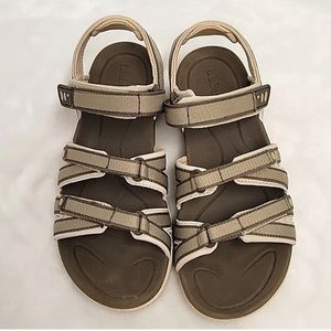 Women’s size 7 LLBean boothbay sandal in tan/ brown